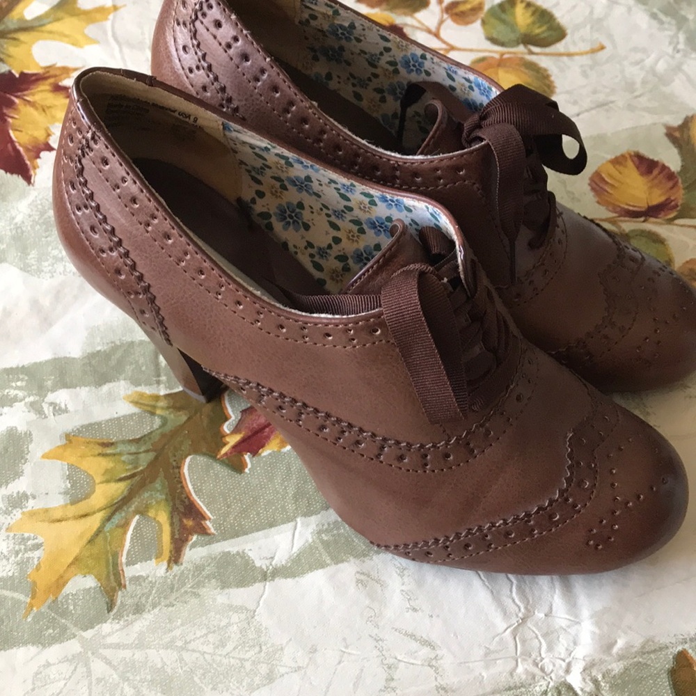 American Eagle heels